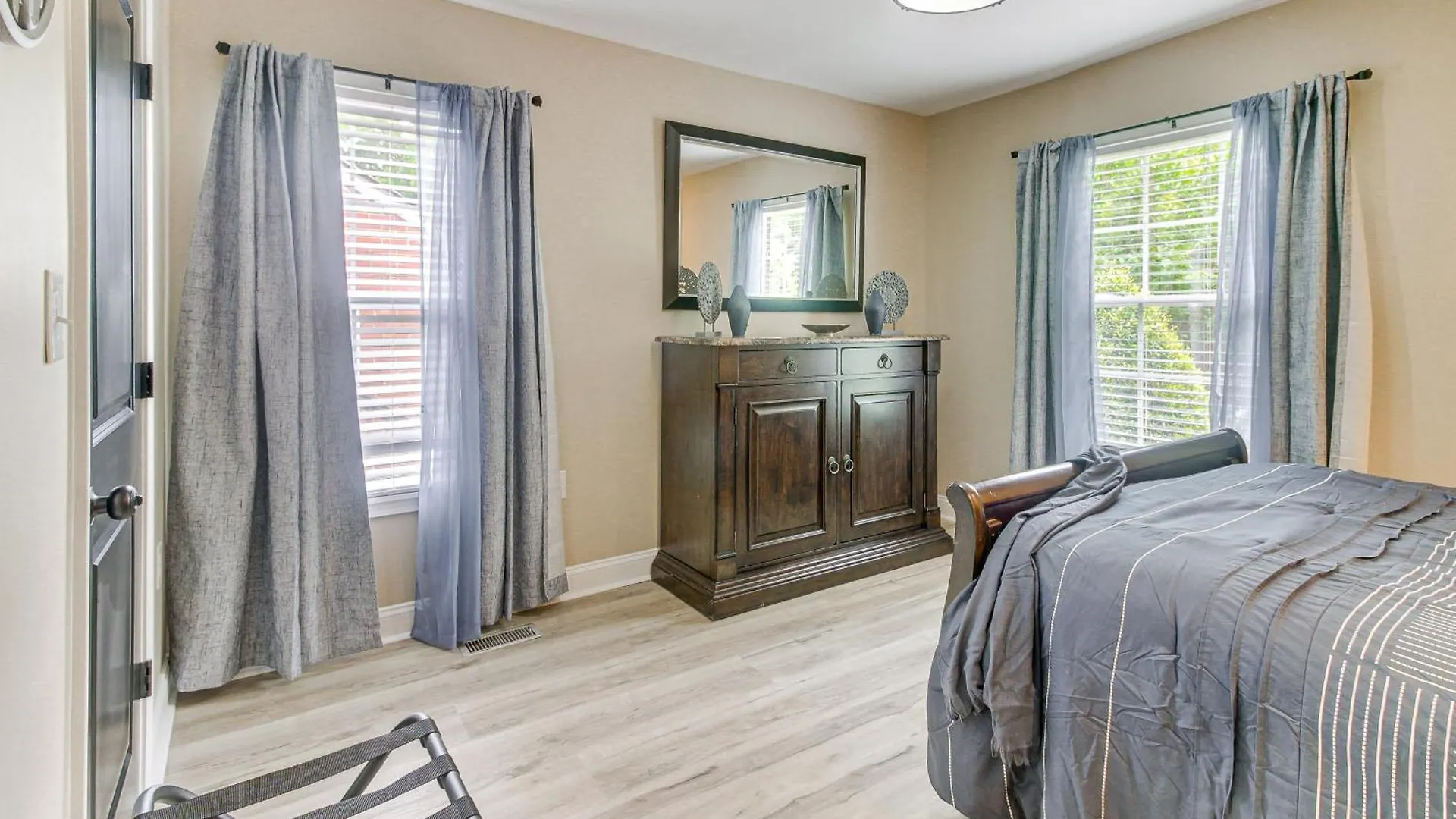 Charlotte Home With Yard - Near Spectrum Center! Casa vacanze